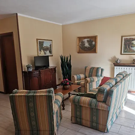 Vakantiehuis Con Giardino E Parcheggio A Due Passi Da Lucca